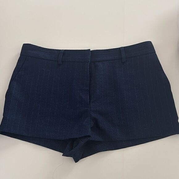 Lion's Den Mini Shorts - Picture 2 of 3